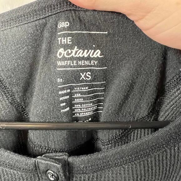 Gap black Octavia waffle Henley long sleeve t-shirt.  Size XS - Picture 5 of 7